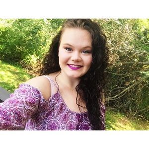 Meet your Posher, Abby